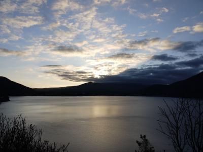 本栖湖の夜明け