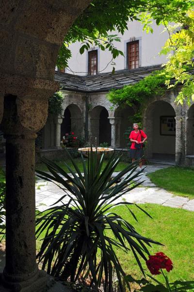 2009年スイスの旅（４）サン・モーリス 殉教と秘宝の教会の町　