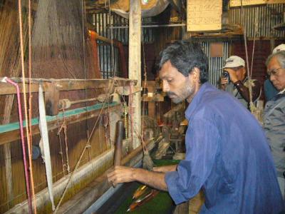 バングラデッシュ周遊の旅・・・No19 タンガイルの家内制紡織業のビデオクリップ