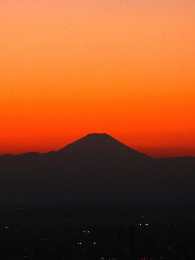 六本木ヒルズ屋上-1　都心から見た夕焼け富士の美　☆オープンエアーの快感