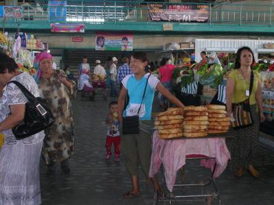 弾丸キルギス0908　「2010年4月政権崩壊した国」　　～ビシュケク～