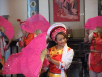 雲南is awesome!! (大理喜洲:白族小姐と三方一照壁、四合五天井)vol4