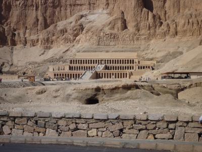 ハトシェプスト女王葬祭殿　～2009年12月　エジプト旅行記　その2～