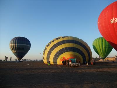 個人手配でドタバタエジプト旅　～その２：ルクソールで、気球とナイル西岸編～