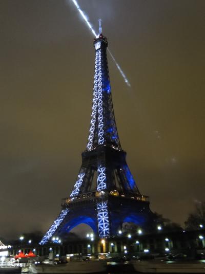 フランス周遊の旅　その１１　パリ（エッフェル塔とセーヌの夜景）