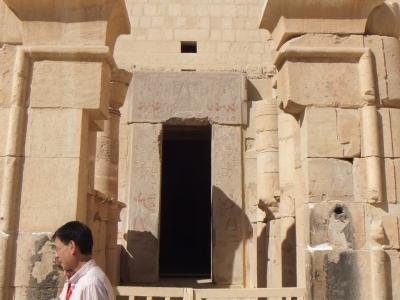 2009年12月エジプト(09) ハトシェプスト女王葬祭殿４／７