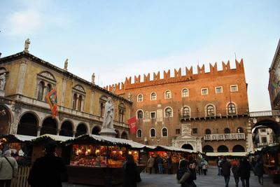 Buongiorno イタリア(Verona=Piazza dei Signori)