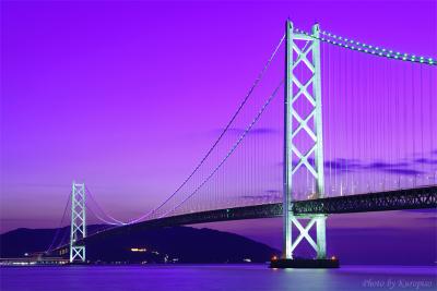 『日本百名橋』　世界一のつり橋、明石海峡大橋の黄昏　/兵庫県