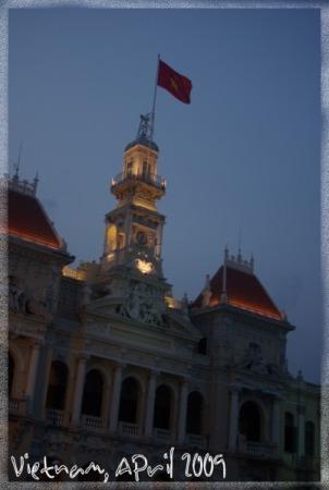 ホーチミン、ローカル色の半月