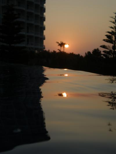 プールからのサンセット