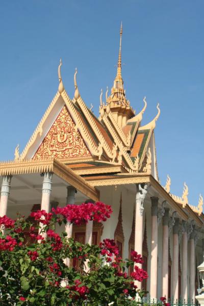 カンボジアの旅　−１１　プノンペン観光「国立博物館、王宮」