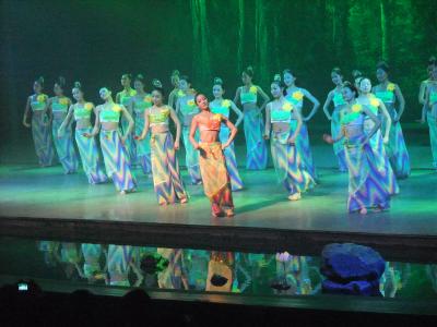 雲南is awesome!!(麗江:美麗的小姐と夜の古城)vol.9