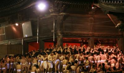 ２０１０年吉備の国岡山に海から山から里から春をよぶ旬の祭り（西大寺会陽）