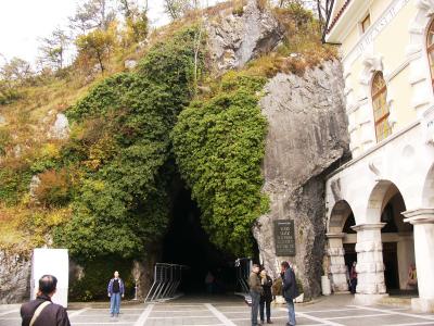 ポストイナからザダール　スロベニア・モンテネグロ・クロアチア　格安旅行　３