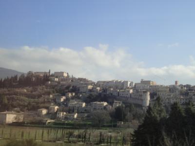 ハッピー!ウンブリア食探訪記。2。モンテファルコのお散歩