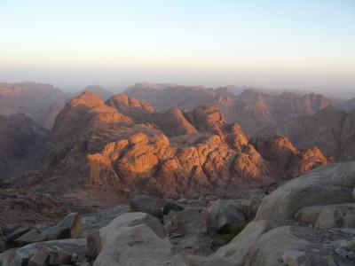 モーセが十戒を授かったシナイ山に登る