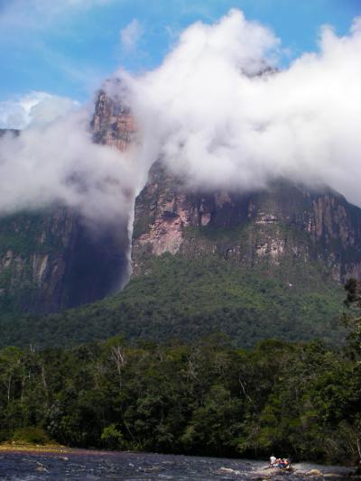 南米大陸北上「水の旅」エンジェルフォールは船団で行く