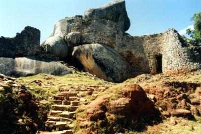 アフリカのの石の家　GREAT・ZIMBABWE（グレート・ジンバブエ遺跡）