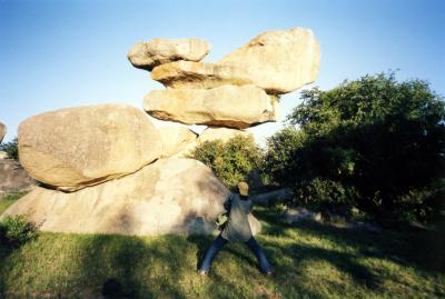 ZIMBABWE（ジンバブエ）のシンボル？「Balancing Rock（バランシング・ロック）」