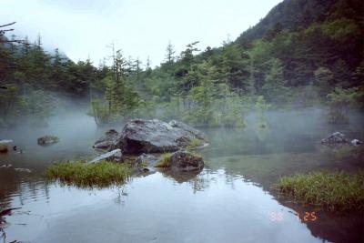 上高地　～朝靄に煙る水面～