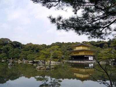 ０７．春休みの京都の世界遺産を巡る旅　２/１７　世界遺産　鹿苑寺（ろくおんじ・金閣寺）