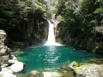 こんなに美しい滝壺は見たことがない！『にこ渕』◆2010春・高知県の滝めぐり【その９】