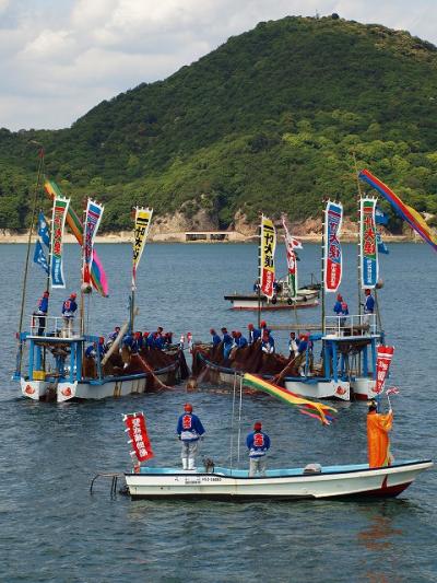一大海上絵巻　鞆の浦観光鯛網　乙姫様に見守られ、海の男達が網を引く！