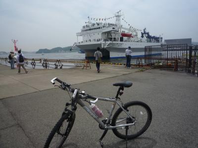 2010年05月　自転車で行ってみようかな　深海調査研究船「かいれい」を見に