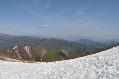 春の谷川岳