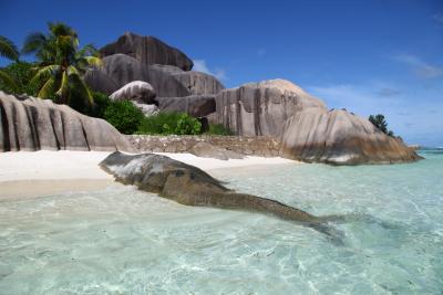 セーシェル　４泊５日　旅行　プラリン島とマヘ島