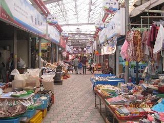 チェジユ島　東門市場にて