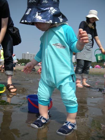 【かーくん 01歳02ヶ月】 子連れ de 遠足♪ 海の公園で潮干狩り