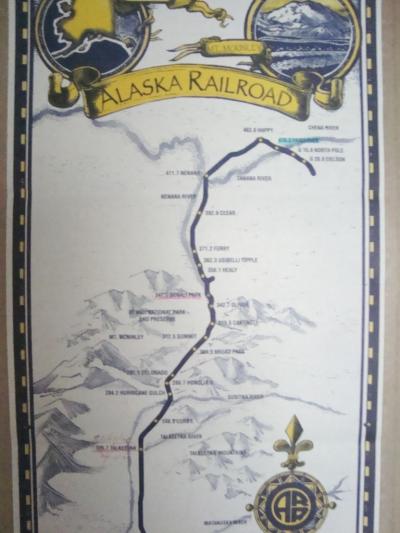 車窓からアラスカ鉄道沿線の初秋を観る