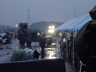 朝霞駐屯地で、生の大砲を使用した自衛隊コンサート
