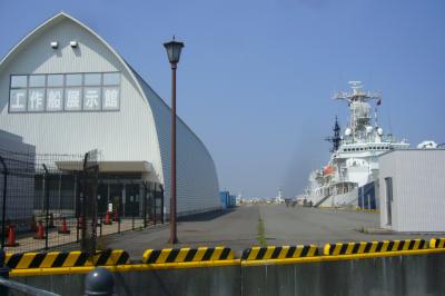 高校時代の同窓会が横浜で開かれ、海上保安資料館横浜館において北朝鮮の工作船を見学した。