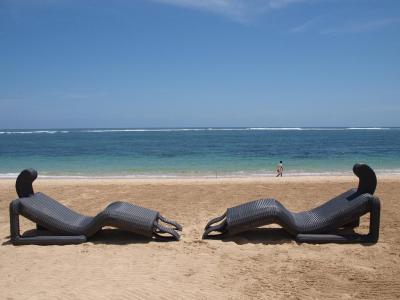 やっぱり良いなぁ～バリ島♪ 一人旅　8日間　⑩。。。 セントレジス バリ (2009/11) / ビーチでランチ ＆ ラグーンプール 。。。
