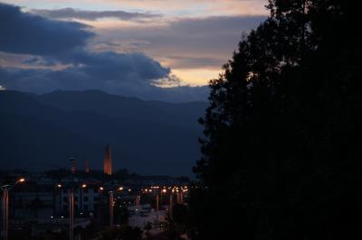 20100601-02. 大理古城城壁の夕暮れ　其の二