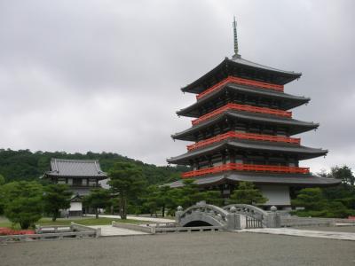 玉名市の五重の塔と山鹿市のレトロな街並み