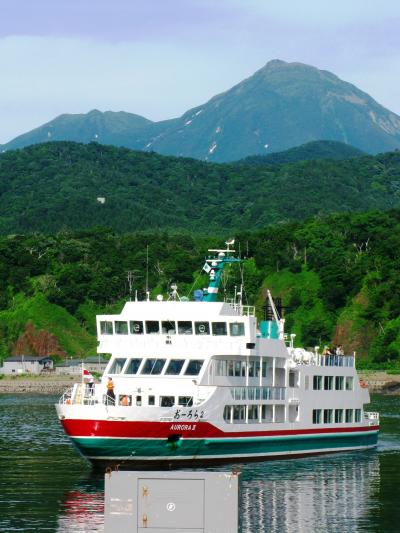 道東-14　知床*ウトロ港に知床旅情の歌碑が　☆ゴジラ岩も