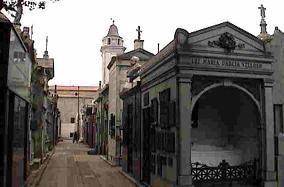 ”同性婚、中南米初の合法化　アルゼンチン上院が可決”を読みエピータの墓を連想した