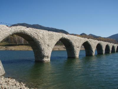 然別湖とタウシュベツ橋梁へ～08年10月