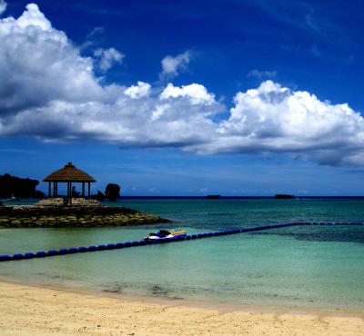 2010夏～ちゅら海沖縄③花咲くアリビラでランチ＆ビーチ