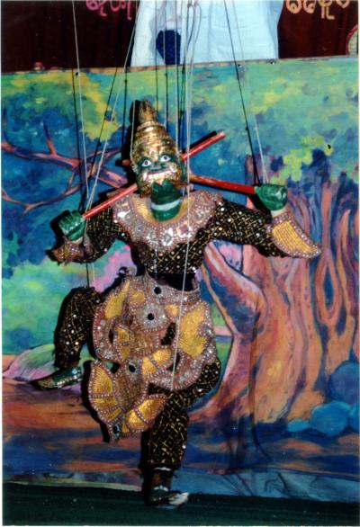 MANDALAY （マンダレー）で観た人間国宝が操るマリオネット！