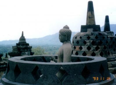 JOGYAKARTA （ジョグジャカルタ）の世界3大仏教遺跡 BOROBUDUR（ボロブドゥール）寺院