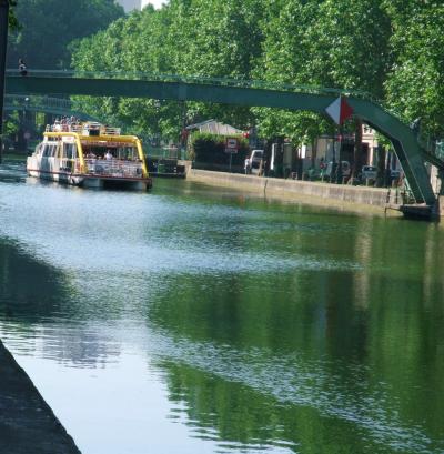 パリ散策　サンマルタン運河