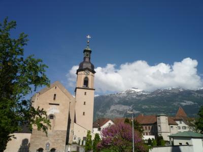 アルプス山脈に囲まれた　スイス最古の街