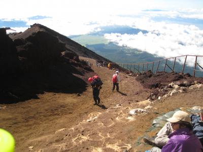 ２０１０年富士登山　山頂から５合目まで（下山）