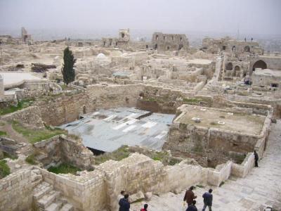 ”歴史文化漂う乳白色の古都　シリア・アレッポ　迷路にみなぎる混沌の世界”を読みシリアの旅を追想した。