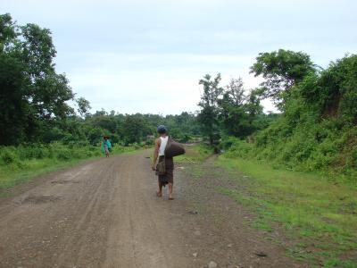 ミャンマーの旅　トングーからアン、バイクタクシーで１３０ｋｍ。