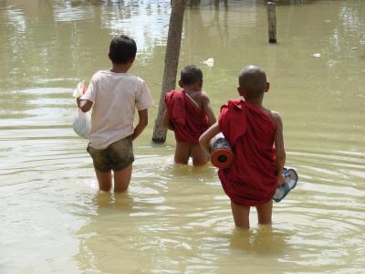 ミャンマーの旅　マンダレィ　町中からイラワディ河へ